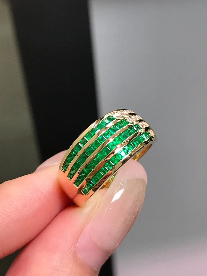 LUOWEND 100% 18K Cincin Emas Kuning Wanita Desain Fashion Mewah Berlian Berkilau Cincin Batu Permata Zamrud Alami Perhiasan Pesta Tinggi