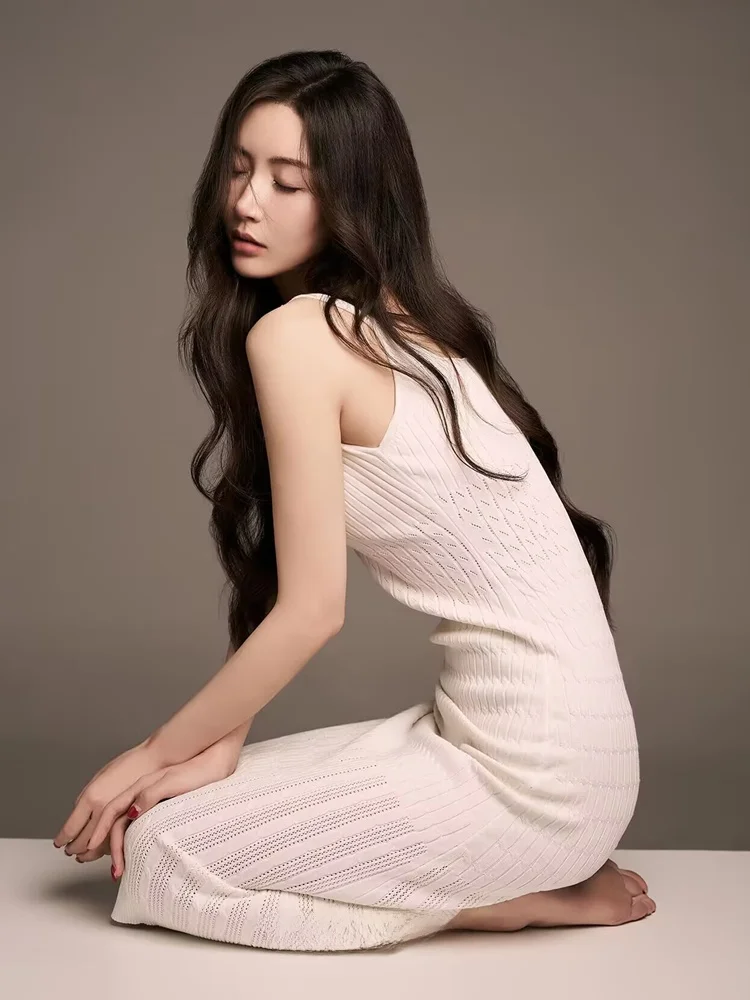 

Минималистичное платье в корейском стиле с цветными бретелями для фотосессий в студии, однотонное платье-халтер