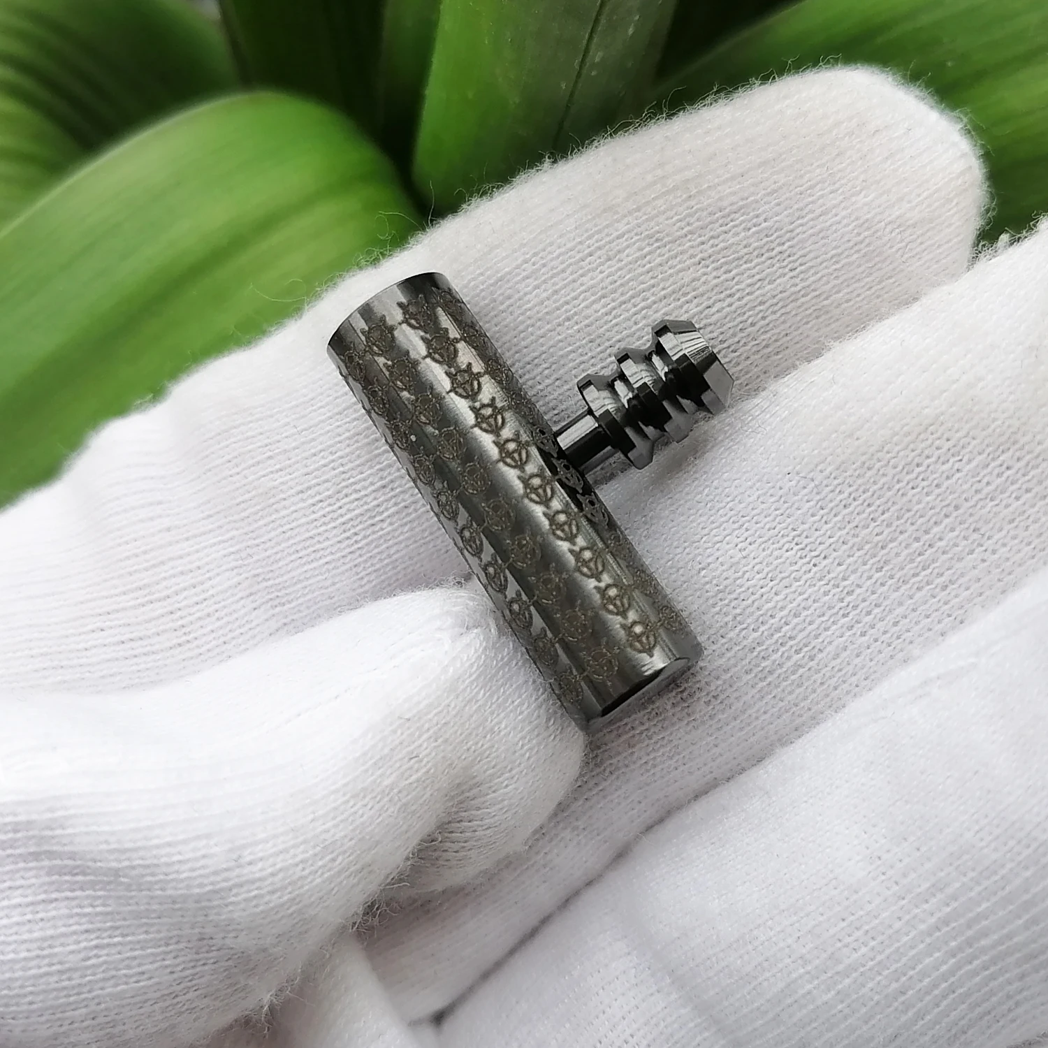 

Цельный болт из циркониевого сплава для ручки FH Fellhoelter (ручка в комплект не входит)