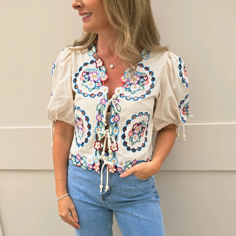 

Полая блузка с цветочной вышивкой, женская летняя дизайнерская винтажная рубашка с коротким рукавом, топы, милые элегантные короткие блузки 2026