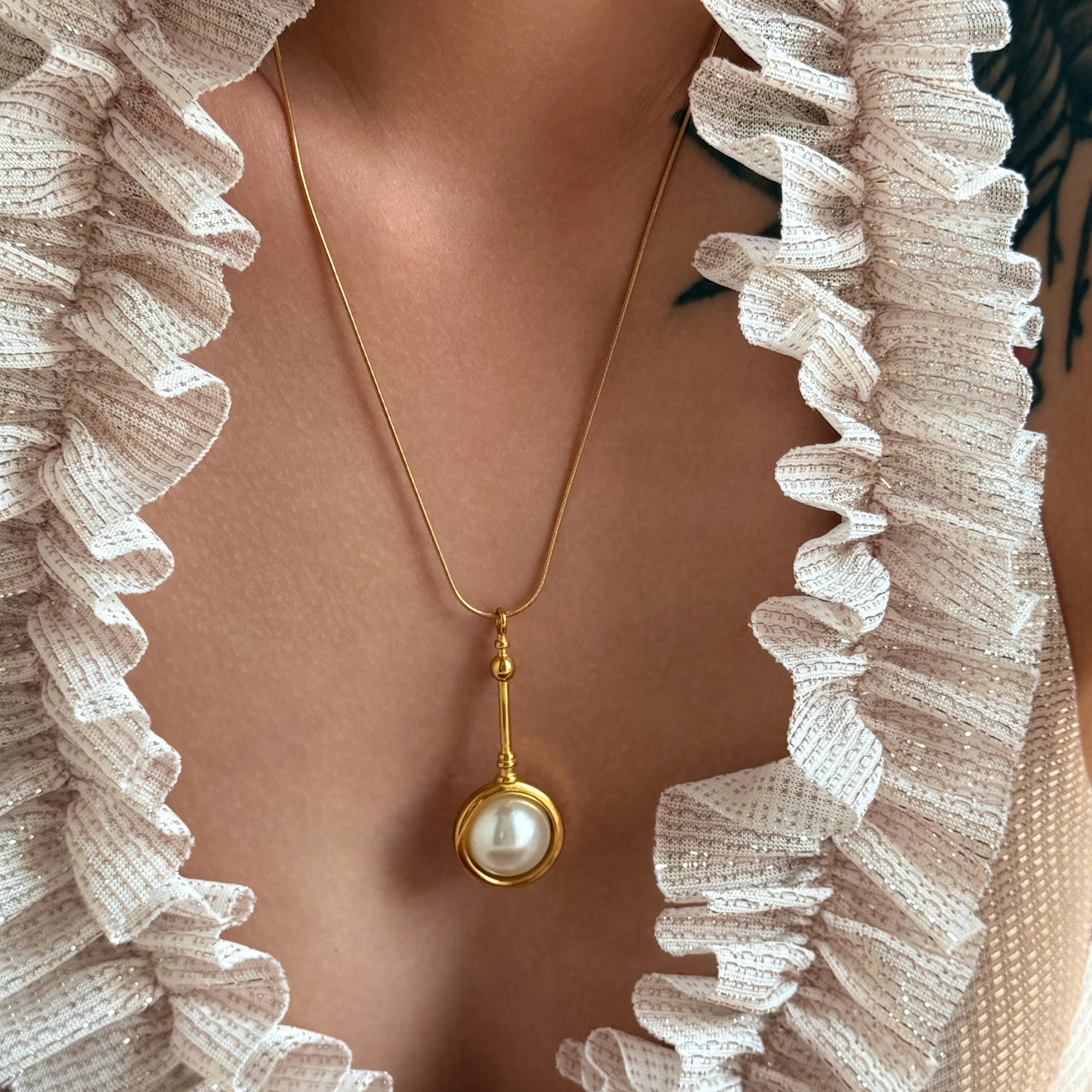 

DASEIN New Vintage Baroque Pearl Key Pendant Necklace 18k Gold Plated Tarnish Free Stainless Steel Dainty Jewelry Accessories