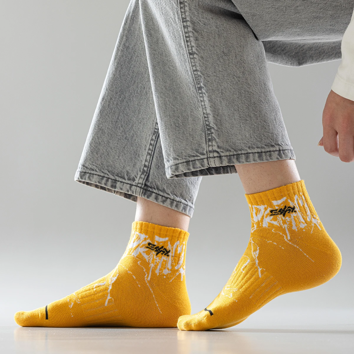 Calcetines cortos con letras Tie Dye para hombre y mujer, medias largas y cortas de estilo coreano, ideales para trotar, la escuela gitana y dormir, novedad, 3 pares