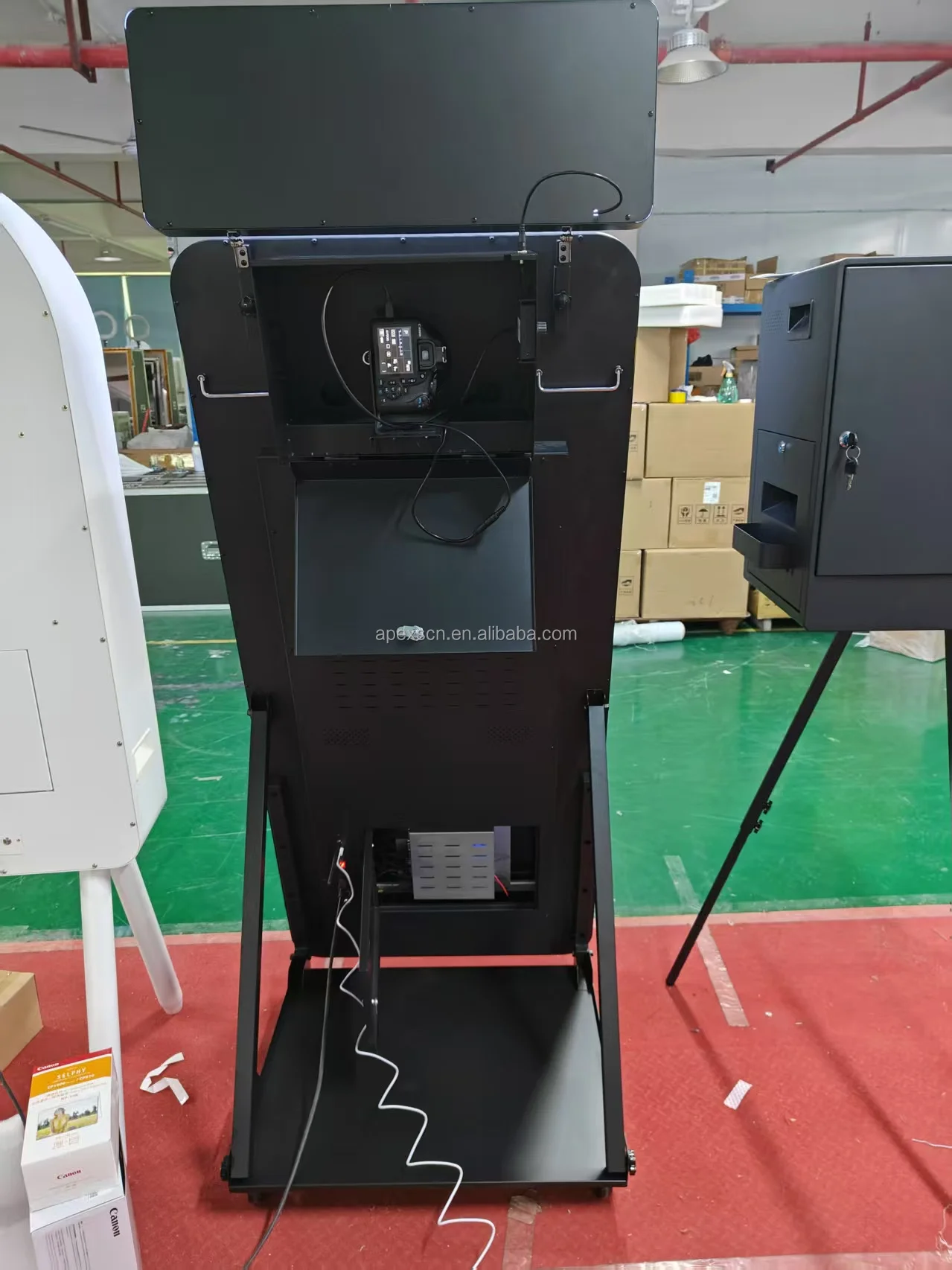 70inch Magic Mirror  Photo Booth  Commercial Selfie Photo Booth Mirror Touch Screen  With Flight Caser