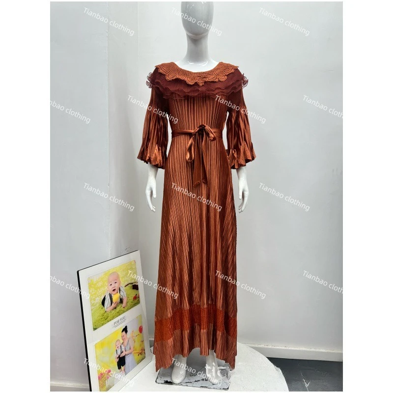 مياكي مطوي خريف جديد 2025 البرنز الدانتيل الدانتيل متابعة فستان موضة مزاجه فضفاض فستان طويل المرأة