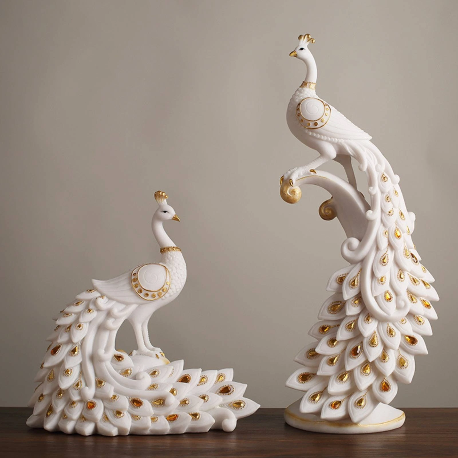 White Peacock Figurine Feather Texture Creature Sculpture Ornament Resin Home Decor Tabletop for Cabinet