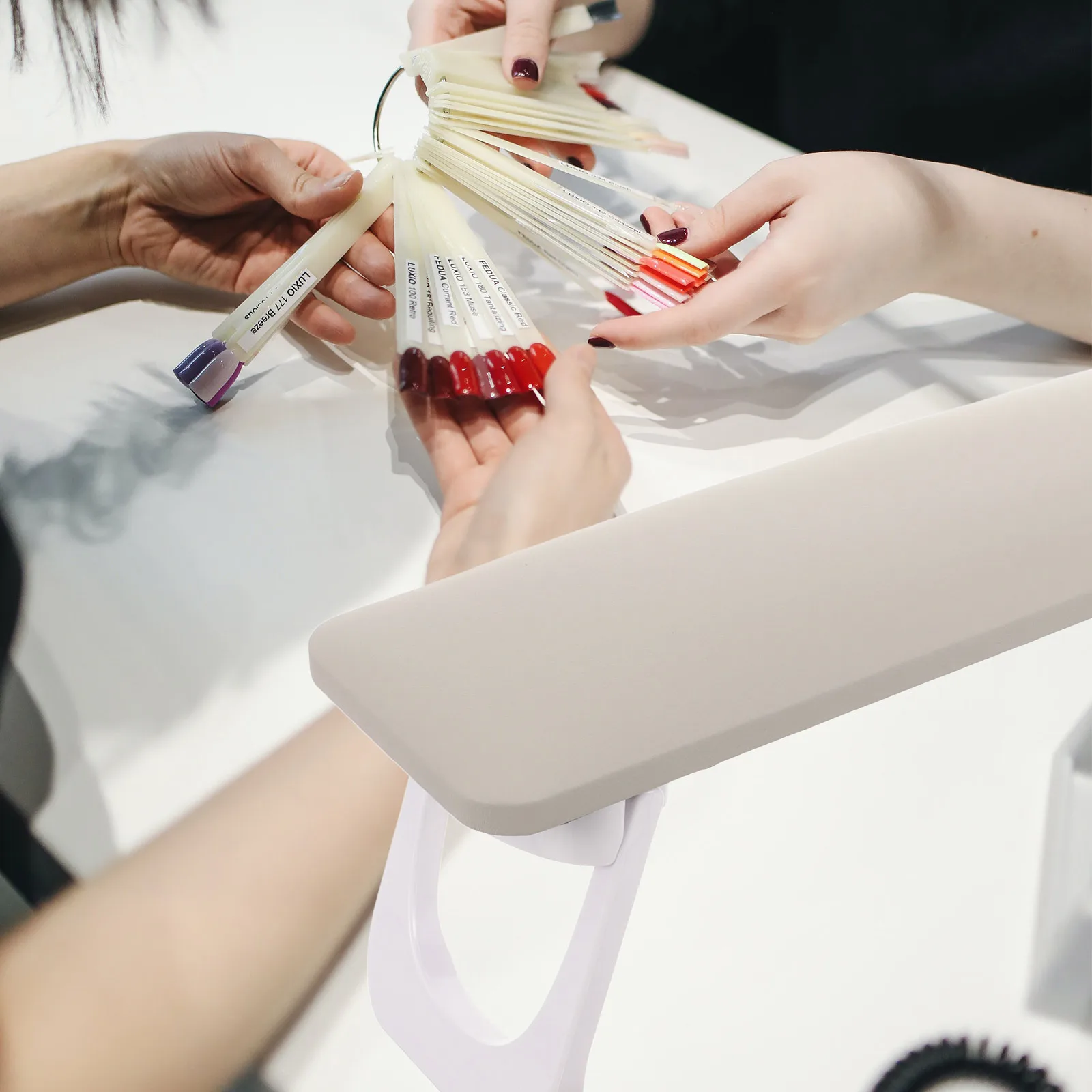 Cuscino poggiamano per manicure per nail art, bracciolo dal design ergonomico, riduce l'affaticamento, ideale per i tecniche delle unghie, strumenti per principianti