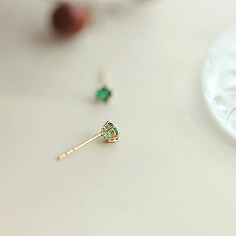 Mini 925 Sterling Silver Stud Earrings Six Prongs Set With Green Zircon All-match Simple Earrings for Women Jewelry