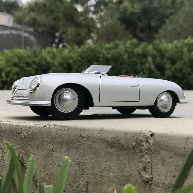 

WELLY 1:24 Porsche 356 No.1 Roadster Alloy Car Diecasts & Toy Vehicles Car Model Miniature Scale Model Car Toy For Children