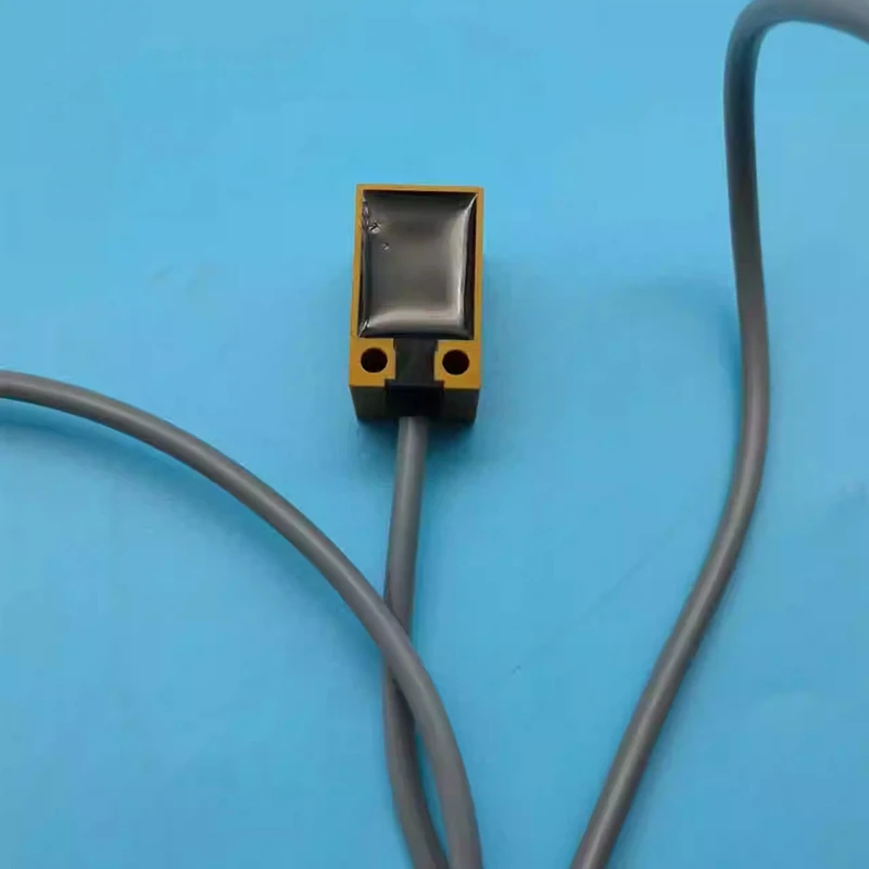 1PC For Combined Force Electric Pallet Truck Access Switch AZ1705PK60 INB-05P16POU Interlock Induction Switch Sensor