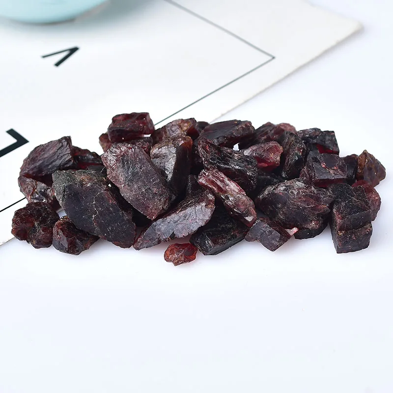 20g Natural Original Stone Red Garnet Quartz Crystal Rock Gravel Healing Tumbled Chips Crushed Stone  Gemstone Mineral Specimen