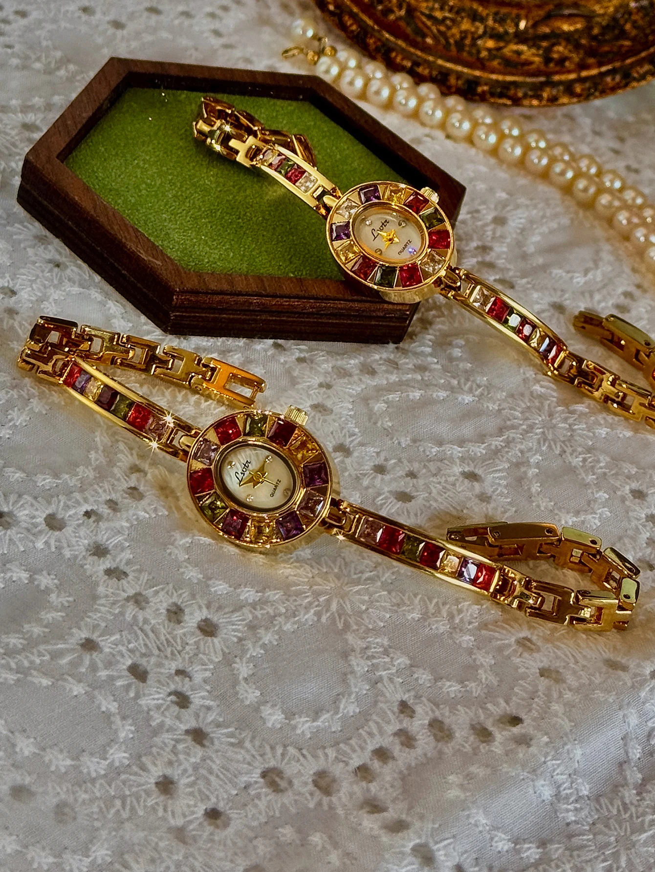 

1 шт., винтажные нишевые элитные модные водонепроницаемые роскошные часы во французском стиле, маленькие и изысканные. Элегантные и стильные женские часы