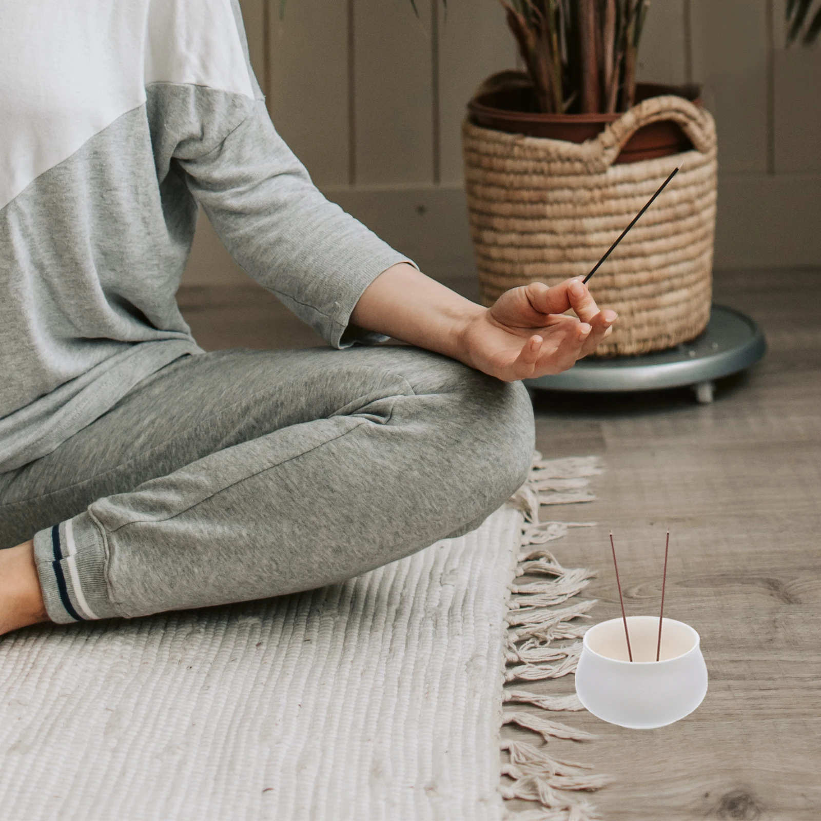 

Artistic Ceramic Incense Burner Simple Exquisite Design for Living Room Bedroom Decoration Ceramic Incense Holder