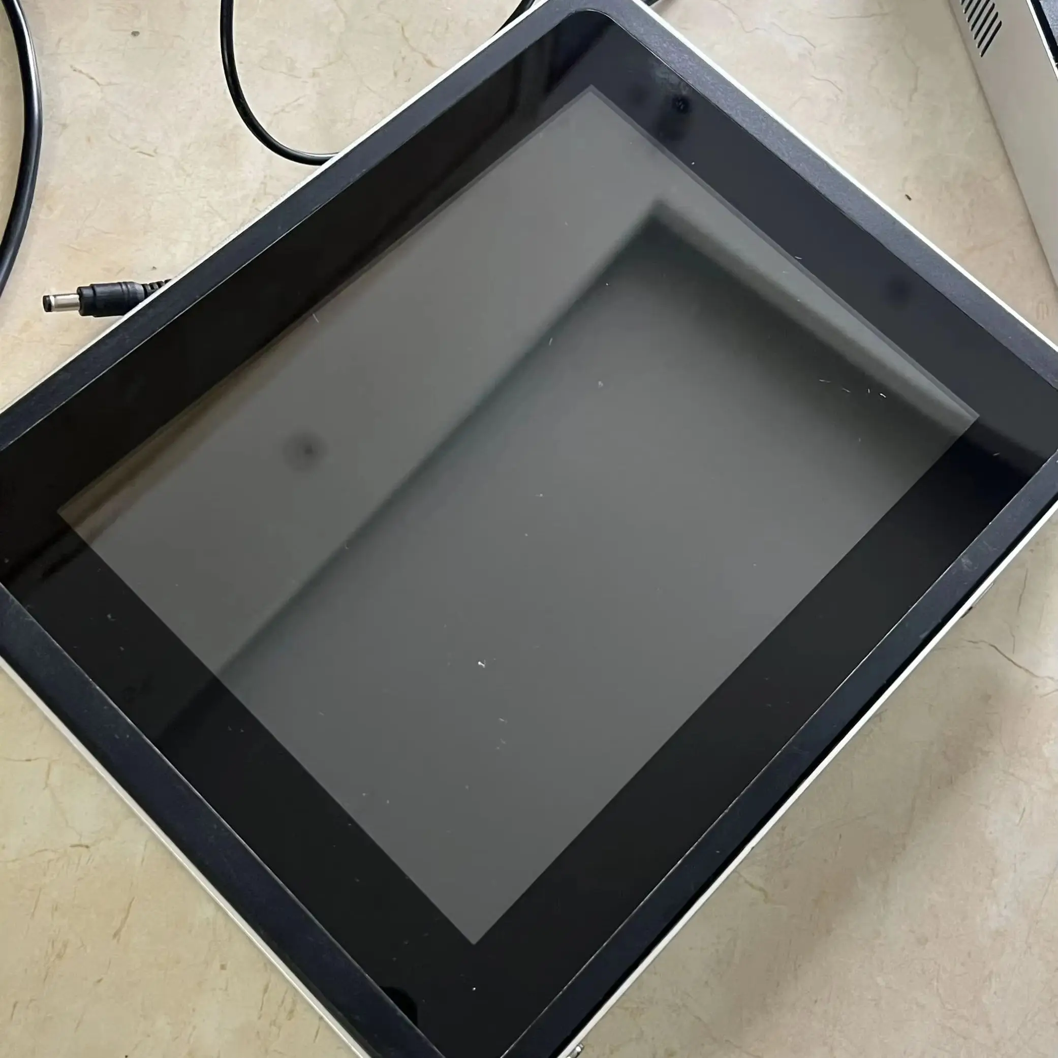 

Automotive Service Touch All-in-one Mainframe with Touch Sceen 4-Core 4G 500GB HDD for Auto Diagnostic Tool