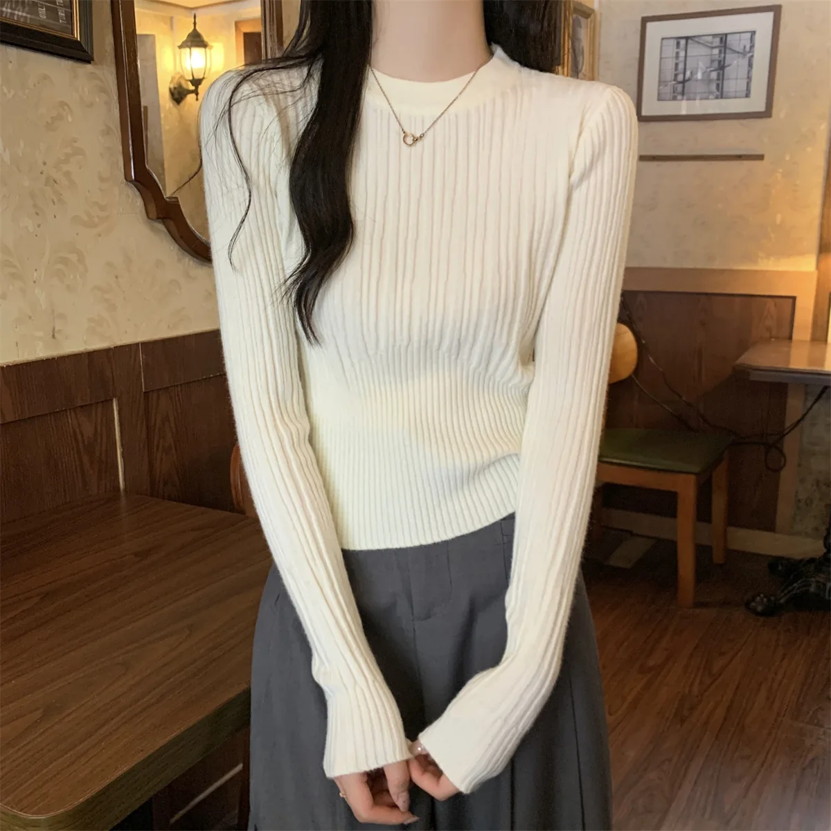 

Chic Slim Fit Round Neck Base Shirt For Women 2025 Autumn Winter New High-End Sweater Inner Wear Long Sleeve Knitted Top