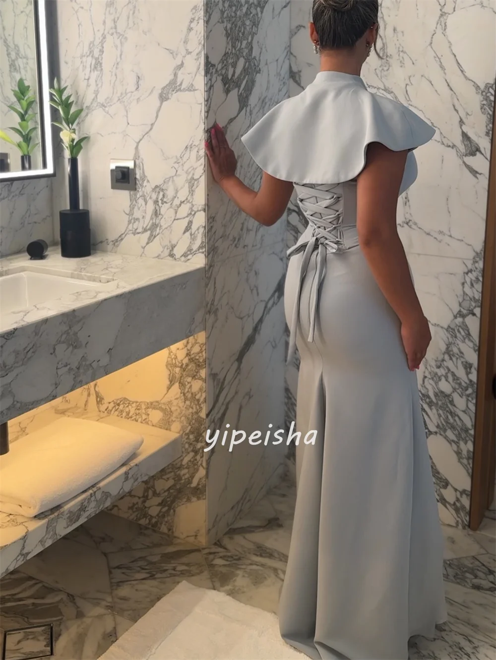 Personnalisé correspondant élégant Jersey froncé sirène col haut robes longues sur mesure robes d'occasion tailles disponibles de haute qualité