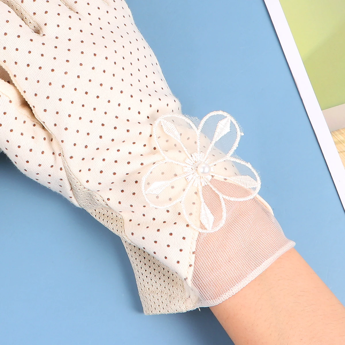 

Touch Screen Sun Protection Gloves Unique Lace Elegant Sunscreen Supplies Costume