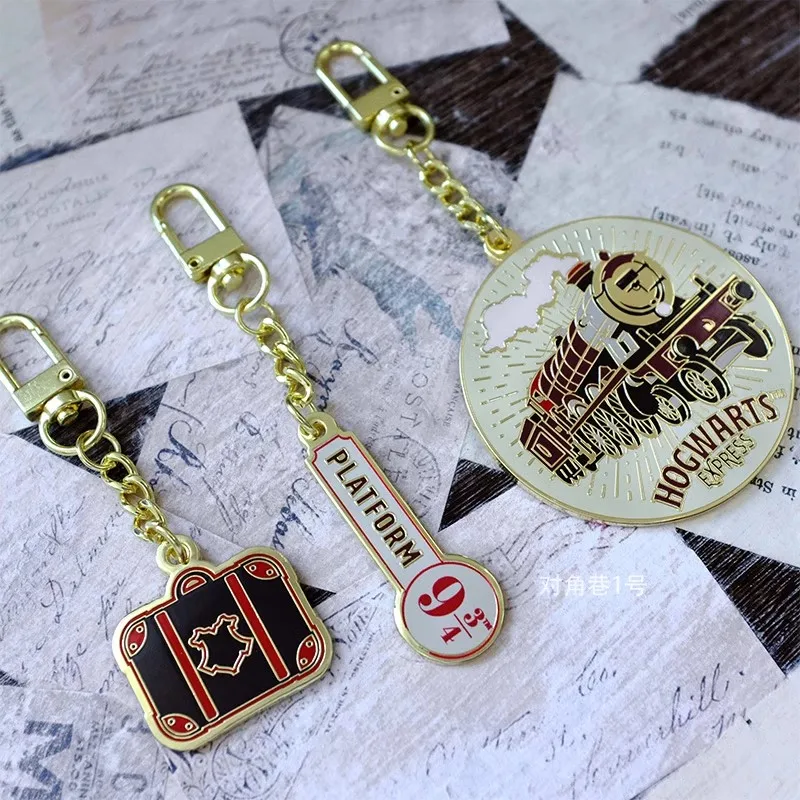 MINISO-Porte-clés de film magique co-marqué, Anime Hagrid Cake Chocolate Frog Mirror of Erised, Pendentif Fan Collection, Cadeau d'anniversaire