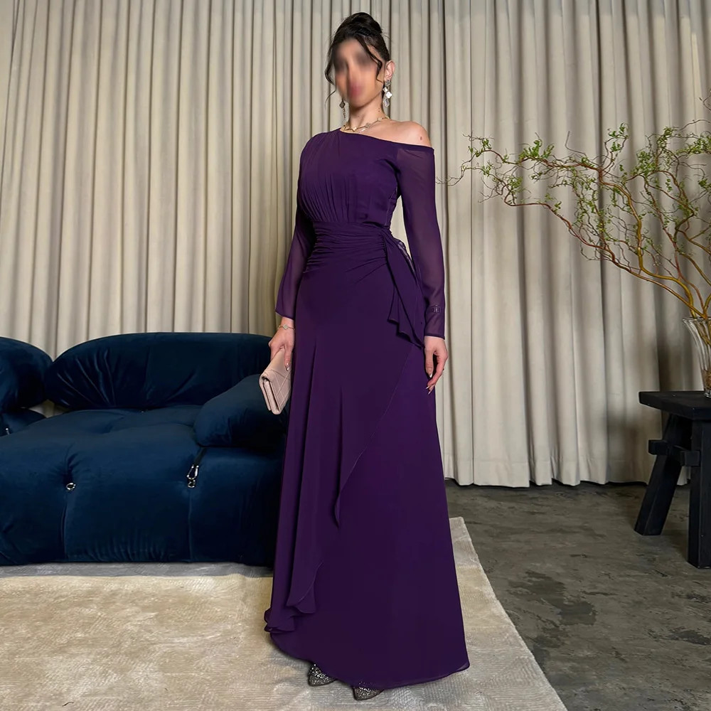 Vestidos de fiesta de Dubai Vestido de noche formal de gasa de una línea Púrpura Fuera del hombro Plisado Volantes fruncidos Vestido para ocasiones especiales Maxi