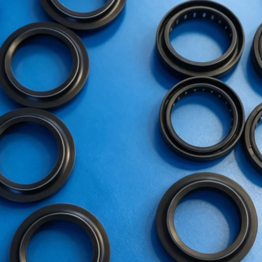 

41*54*11 41 54 Oil Seal Shock Tube Seals 51153-08D00 51153-01H10 51153-01H00 For Suzuki S83 BOULEVARD 1400CC VL1500 C90 GSXR650F