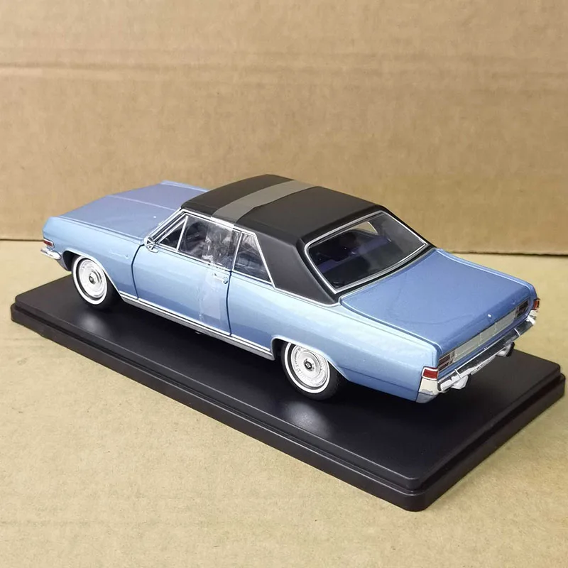 1/24 Scale OPEL DIPLOMAT V8 COUPE Alloy Car Model Collection Ornaments