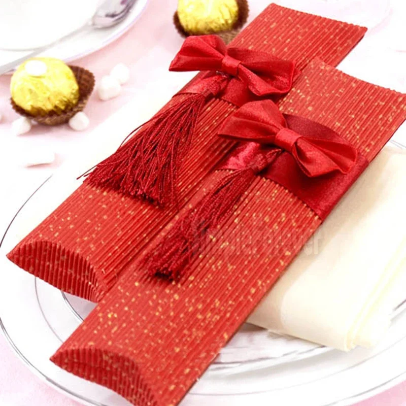 

400pcs/lot New European Style Pillow Shape Candy Box with Bow and Tassel Decoration Bridal Wedding Gift and Favor Package