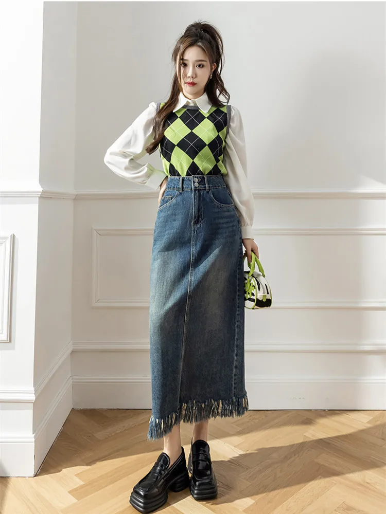 Retro High Waisted Denim Skirt Women's Spring Mid Length Solid Color Casual A-line Skirt 2024 New Tassel Design Slim Fit Skirt