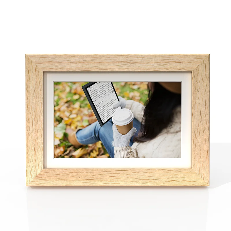 Fmily -oriented Hindetel 7.13 Inch Color E-ink Picture WiFi Digital Picture mount wooden frame for family gift remout update