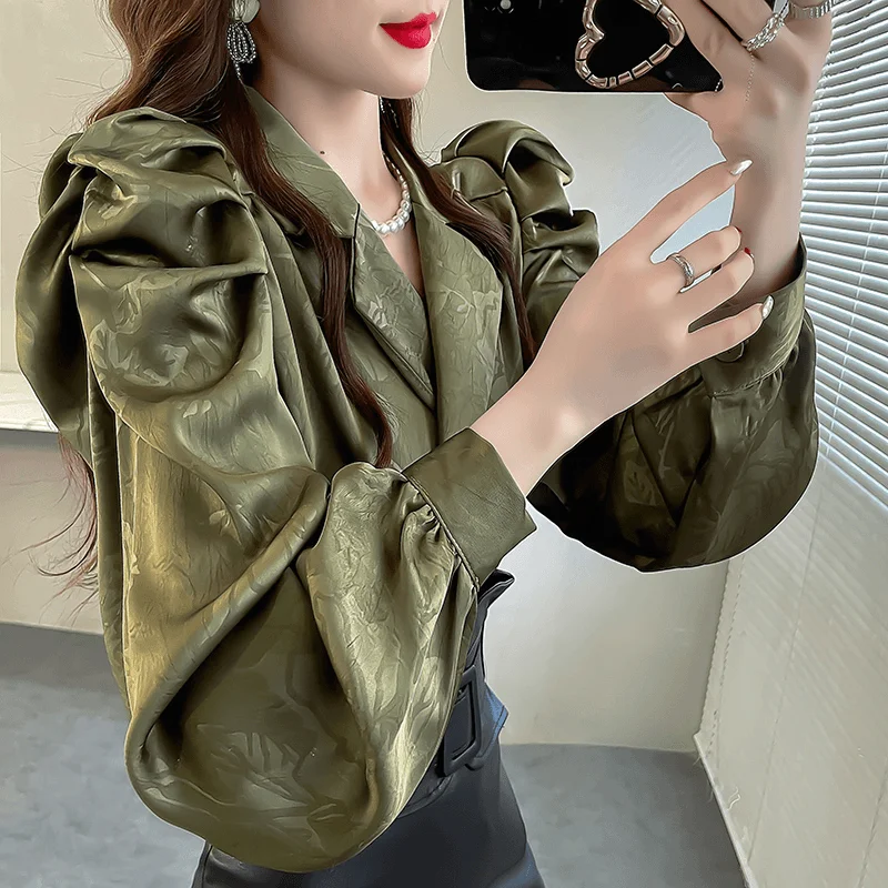 Retro Three-dimensional Embossed Shirt New Women's High-end Top Loose Long Sleeved Suit Collar Shirt