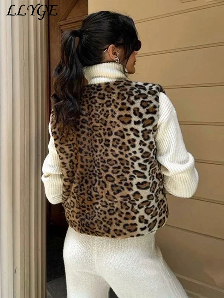 Casual Women's Fleece Leopard Print Vests V Neck Sleeveless Single Breasted Female Waistcoat 2024 Autumn Lady Chic Warm Outwear