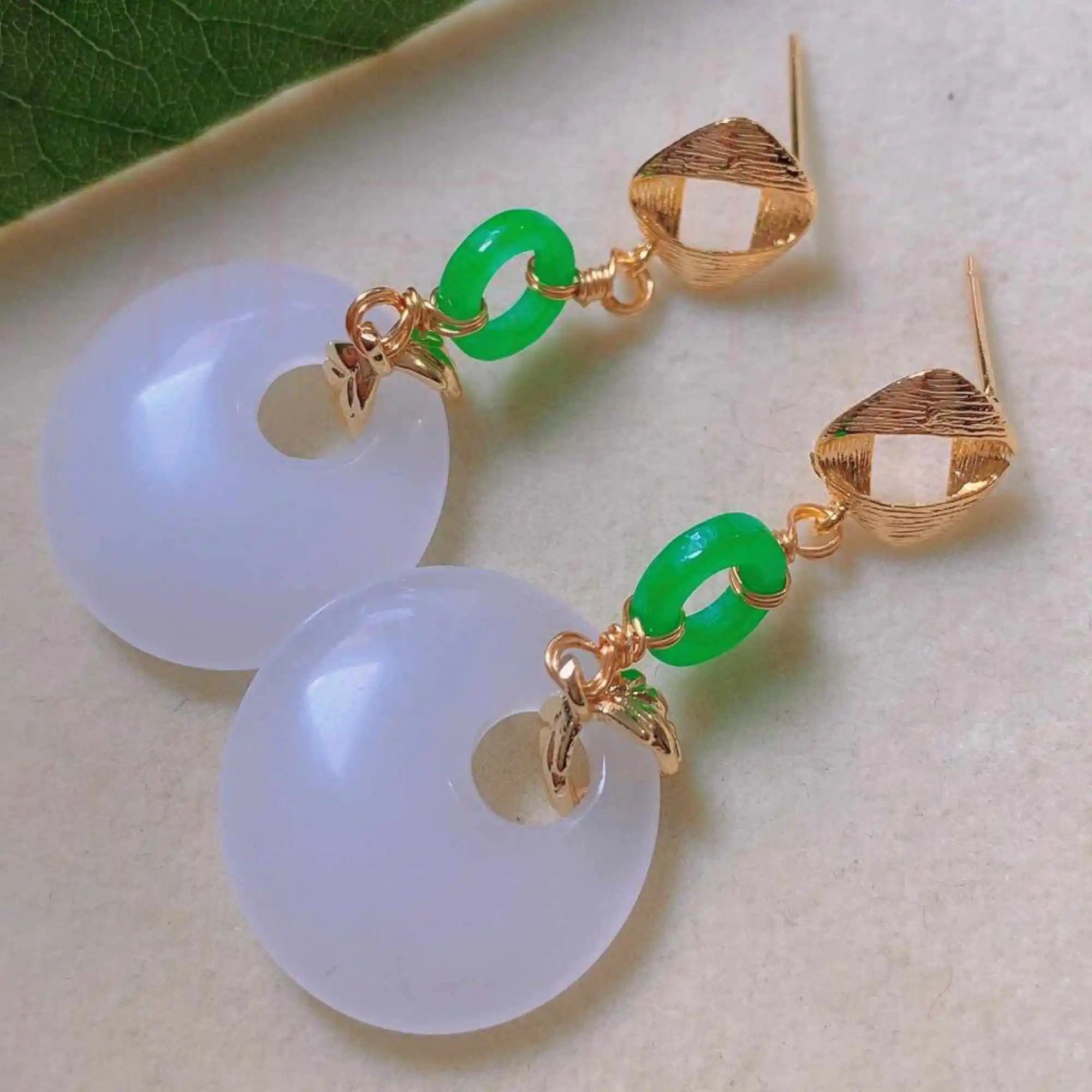 Natural oblateness white jade Jadeite eardrop gold ear stud Wedding Beautiful Women Aquaculture