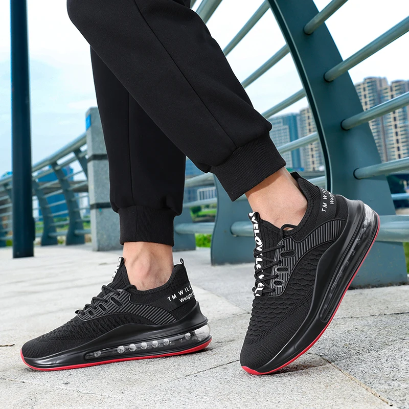 أحذية رياضية رجالية جديدة كاجوال للفصول الأربعة متعددة الاستخدامات للاستخدام في الهواء الطلق ونعل سميك وخفيف الوزن ومقاوم للاهتراء