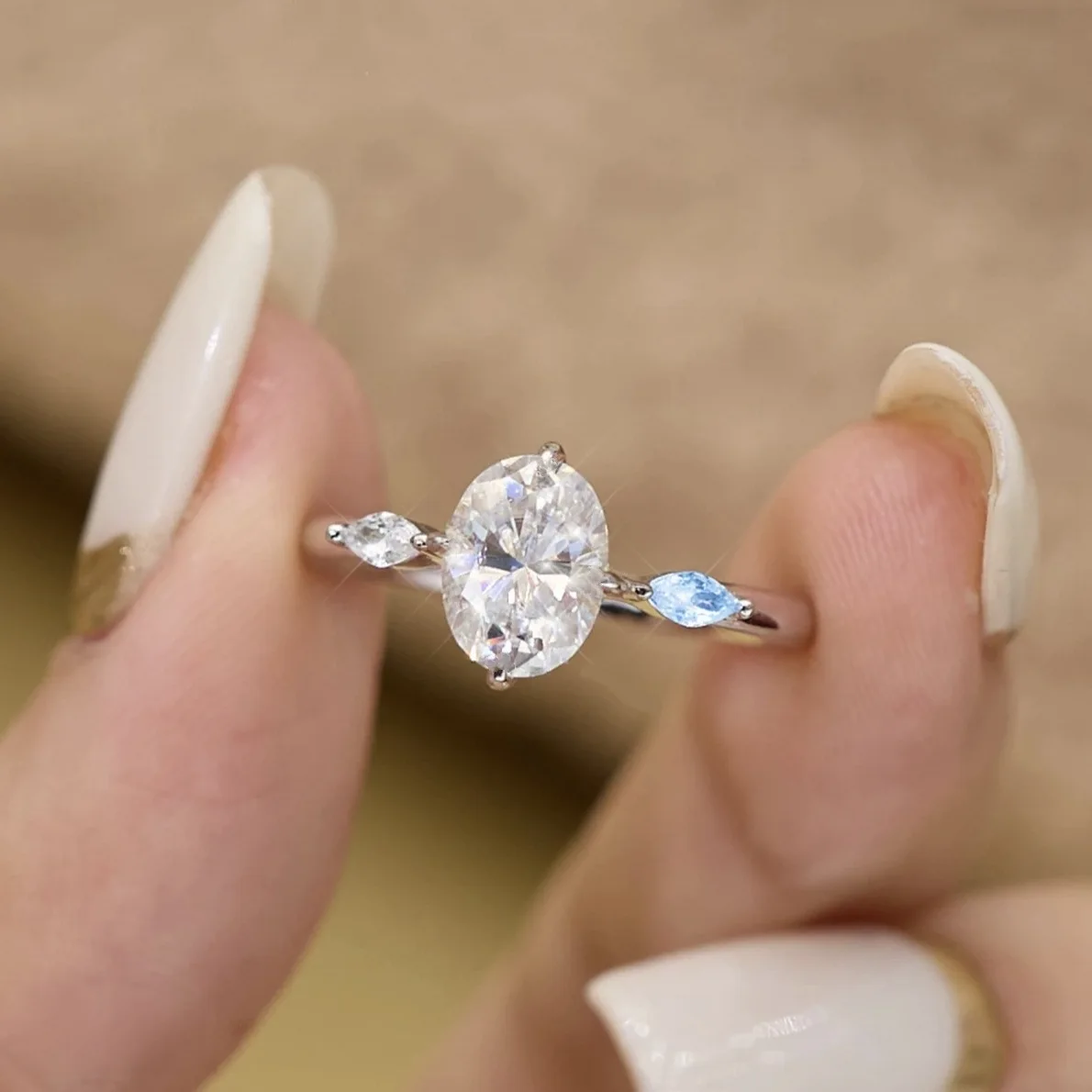 Bridal Ring Women's 2ct Moissanite PT950 Platinum - Water-drop light luxury, 2ct glow, wedding dress match