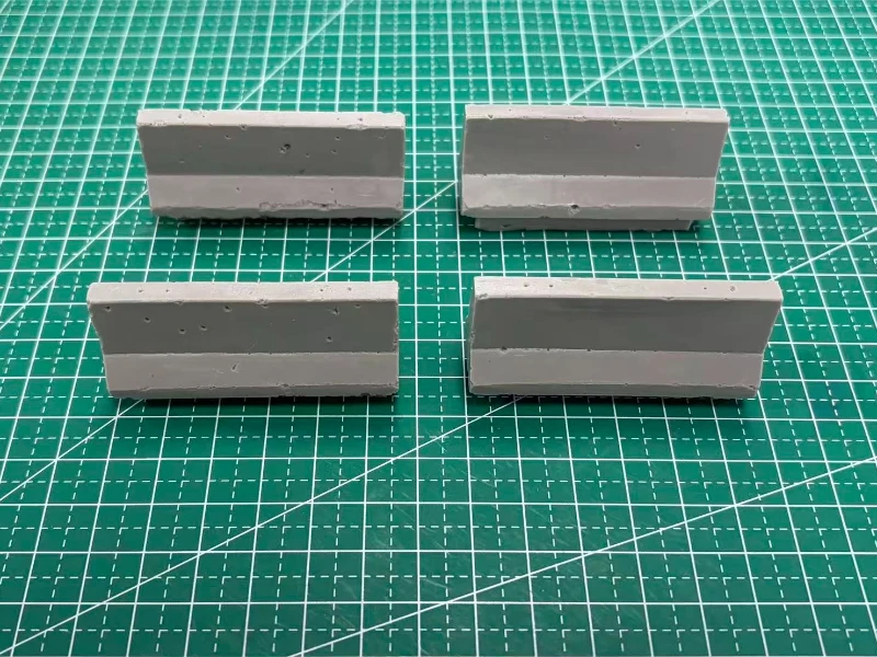 Modell aus Druckgussharz im Maßstab 1:35, zusammengebauter Bausatz, militärische Straßensperren (4 Stück), Szenenmodell, unmontiert, unbemalt