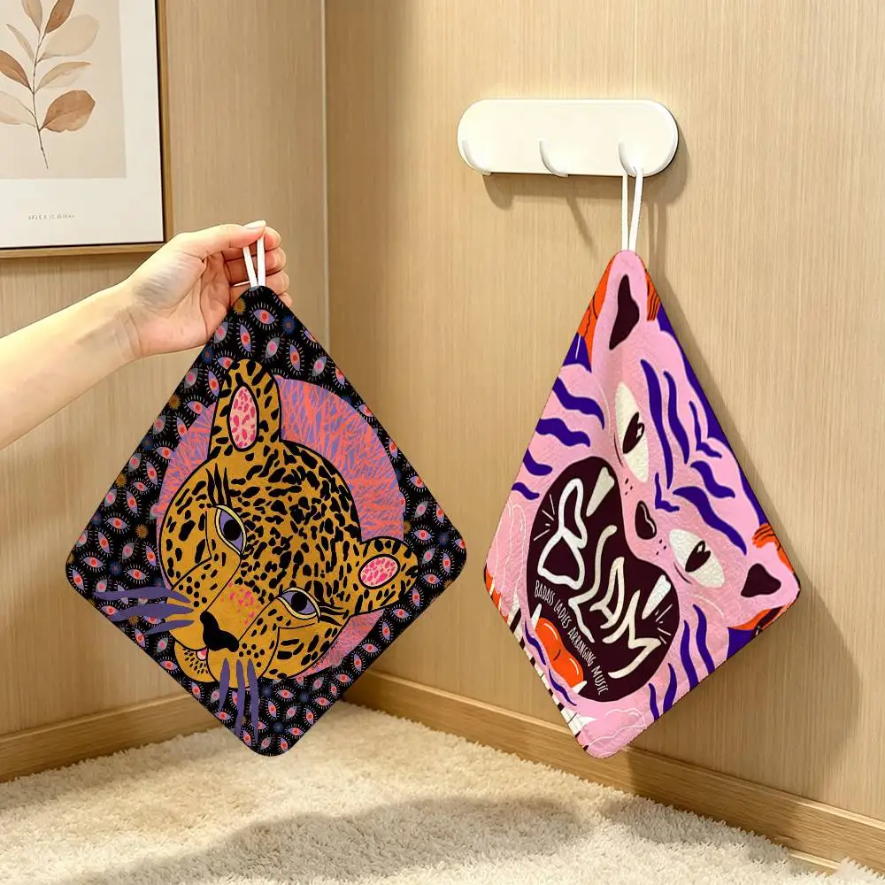 Exotic Animals & Abstract Patterns  Polyester Cotton Daily Towel Hanging Kitchen Hand Wiping Cloth Durable for Whole House Use