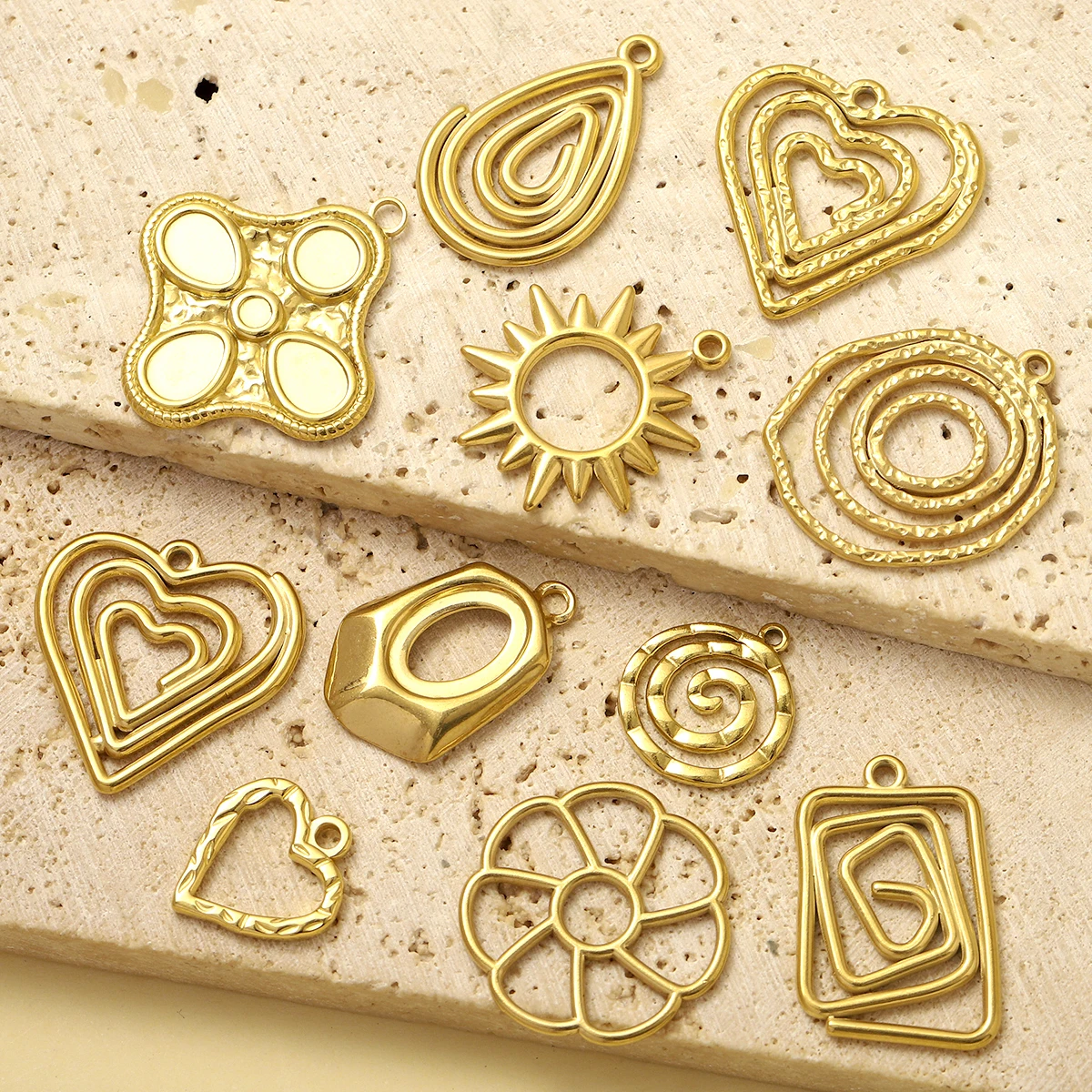 5pcs/Lot Stainless Steel Spiral Geometric DIY Charms Heart Waterdrop Necklace Pendants Women\'s Fashion Flower Jewelry Wholesale