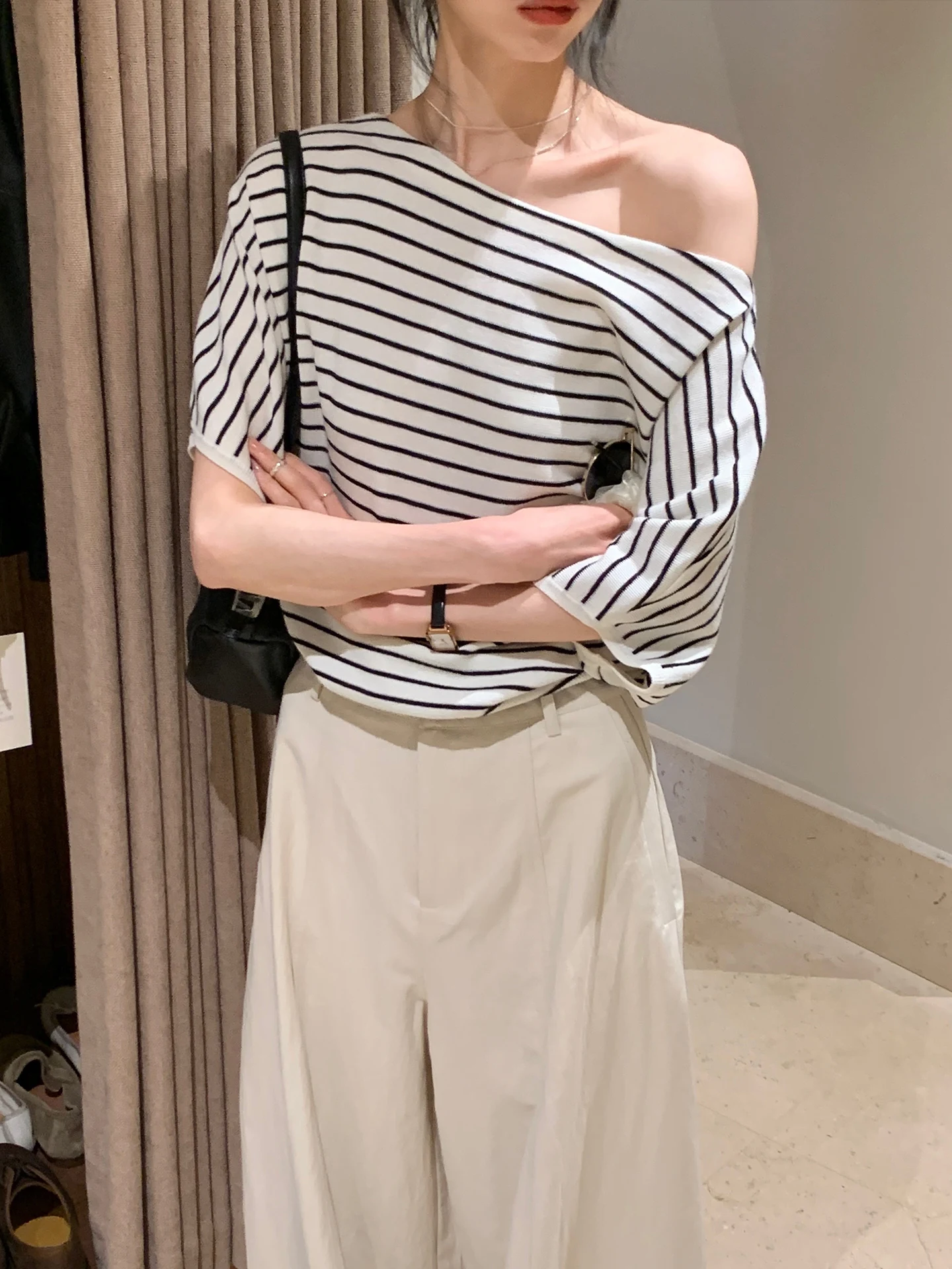 

Soft Cozy Women's Knitted Stripe Sweater Spring 2026 Korean Sle Loose Fit Lantern Sve Casual Top oulder Baring