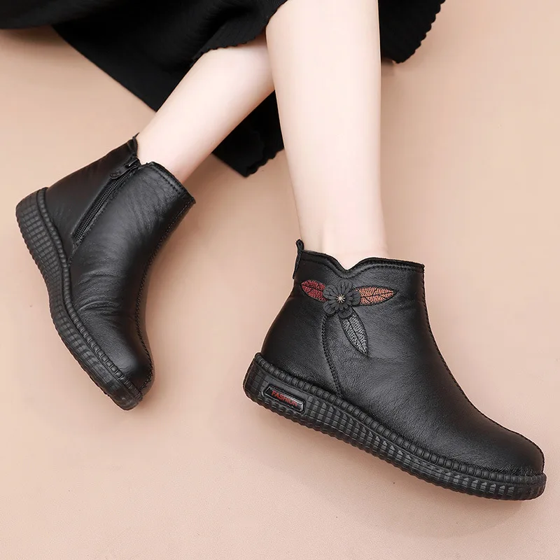 Fashion Winter Boots Women Genuine Leather Flat Ankle Boots Mother Black Cotton Shoes Women Warm Fur Casual Woman Snow Boots