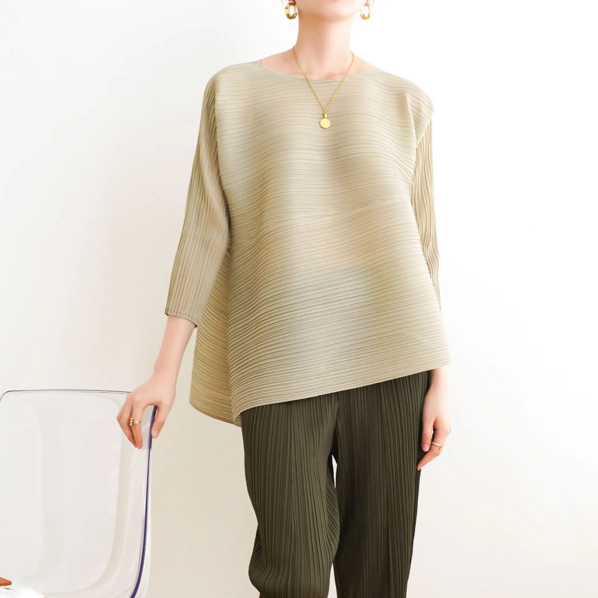 ALSEY Miyake Pleated Fashion Round Neck Irregular Splicing T-shirt Spring New Plus Size Loose Casual Women\'s long sleeve top