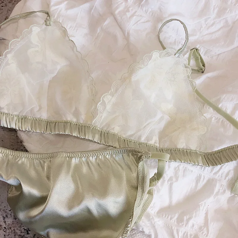 Conjuntos de ropa interior Sexy con bordado Floral ultrafino para mujer, vestido transparente fresco para niñas, conjuntos de sujetador y bragas verdes sin aros, novedad de 2020