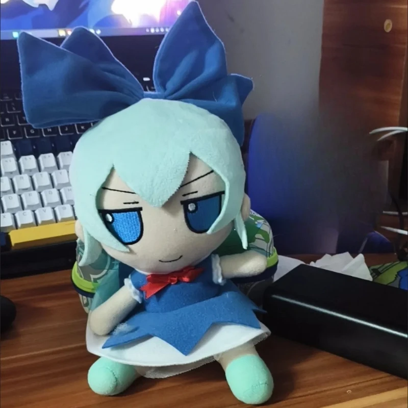 

20 см аниме-игра TouHou Project Cirno Ice Crystal версия Fumo Kawaii косплей хлопковая кукла сидящие мягкие плюшевые игрушки фигурки подарки