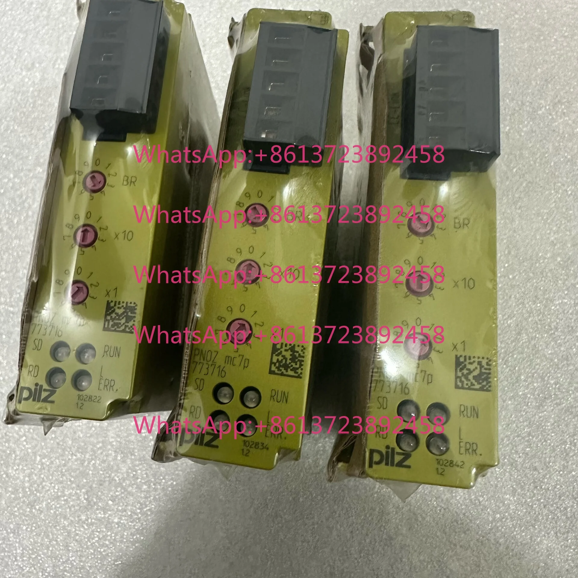 Pilz safety relay PNOZ 773716 brand new original genuine spot