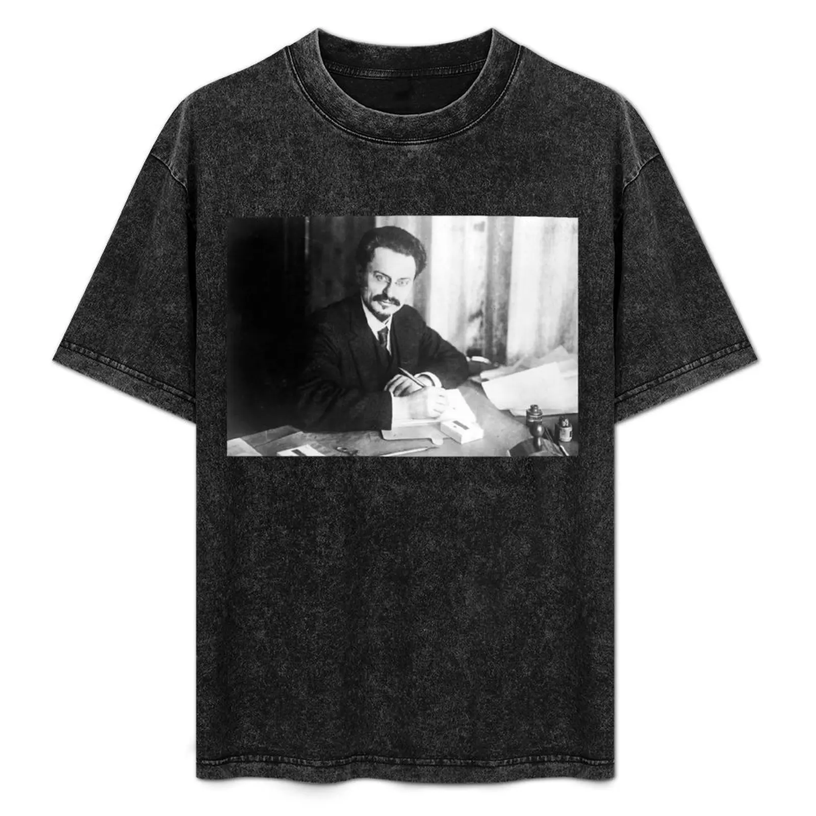 

Leon Trotsky T-Shirt funny costumes cotton man t-shirts gifts for boyfriend korean fashion clothing for men
