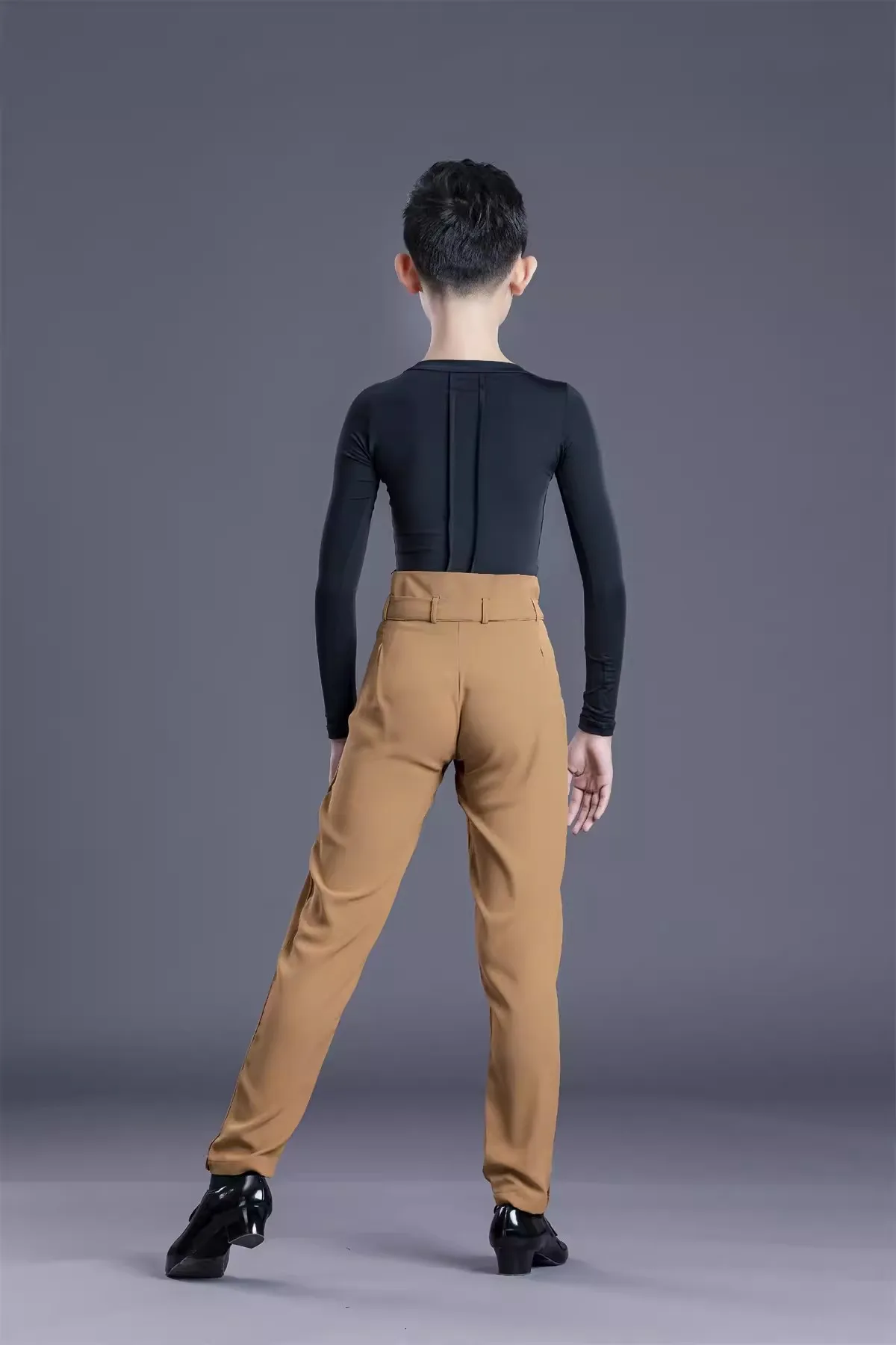 Nuovo arrivo colore grigio ragazzo pantaloni da ballo latino ragazzi pantaloni da ballo per sala da ballo vita con lacci per bambini Cha Cha/Rumba/Samba Pants