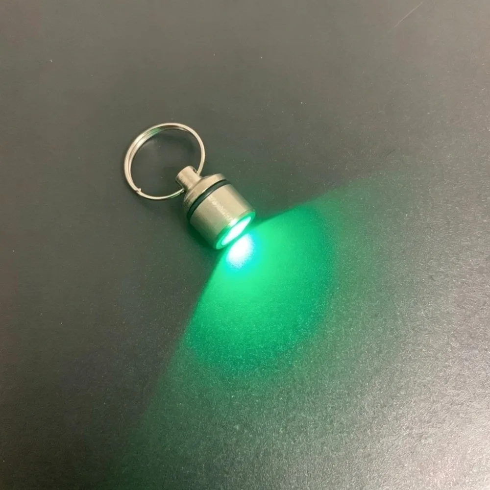 Colorful Mini LED Light Keychain LED Light Pendant Flashlight Keychain Mini Electronic Electronic Light Keyring Everyday Carry