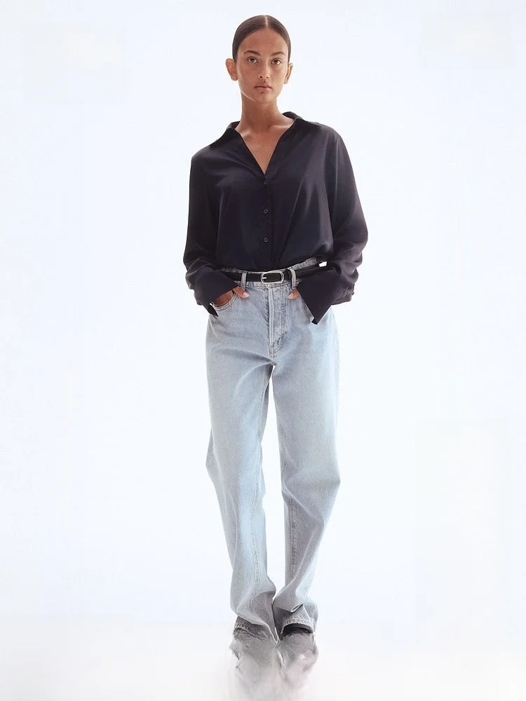 

Женская рубашка H&M: летняя модная новинка, блестящая сатиновая рубашка с V-образным вырезом, цвета бордо, с внутренним блеском, в повседневном стиле, с длинным рукавом, на пуговицах