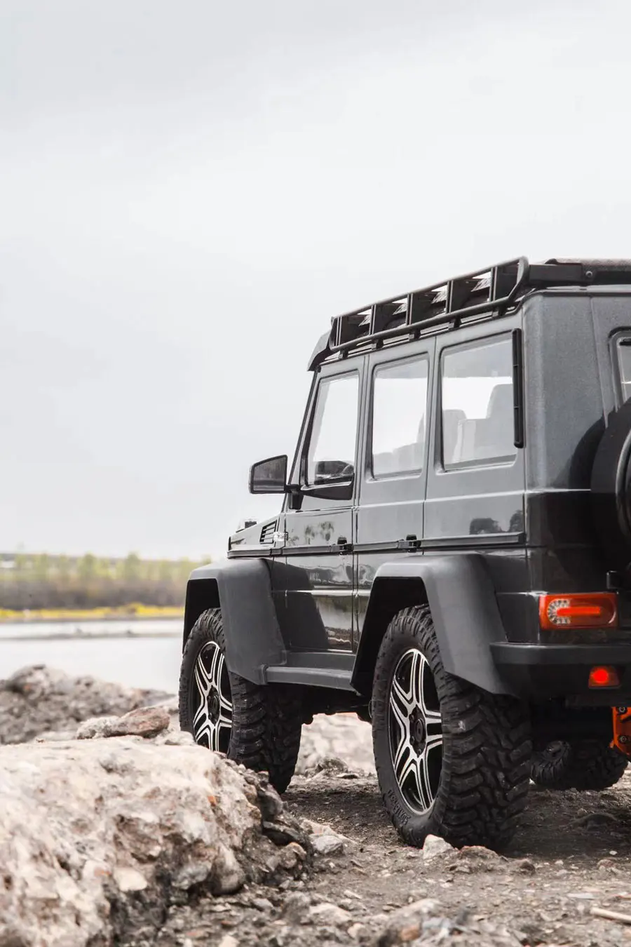 TRACTION HOBBY 1/8 G550 KM5 PRO 4WD RC Crawler Simulação Modelo de carro de controle remoto elétrico Brinquedos infantis carros rc para adultos