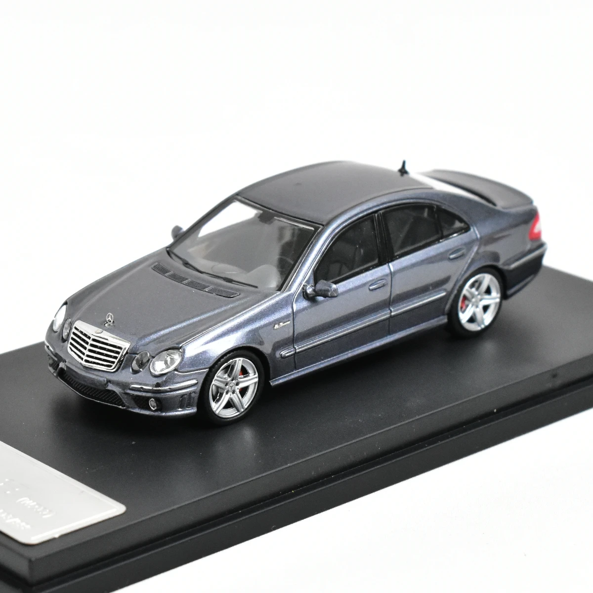 MK MODEL 1:64 E63 W211 Diecast Model Car