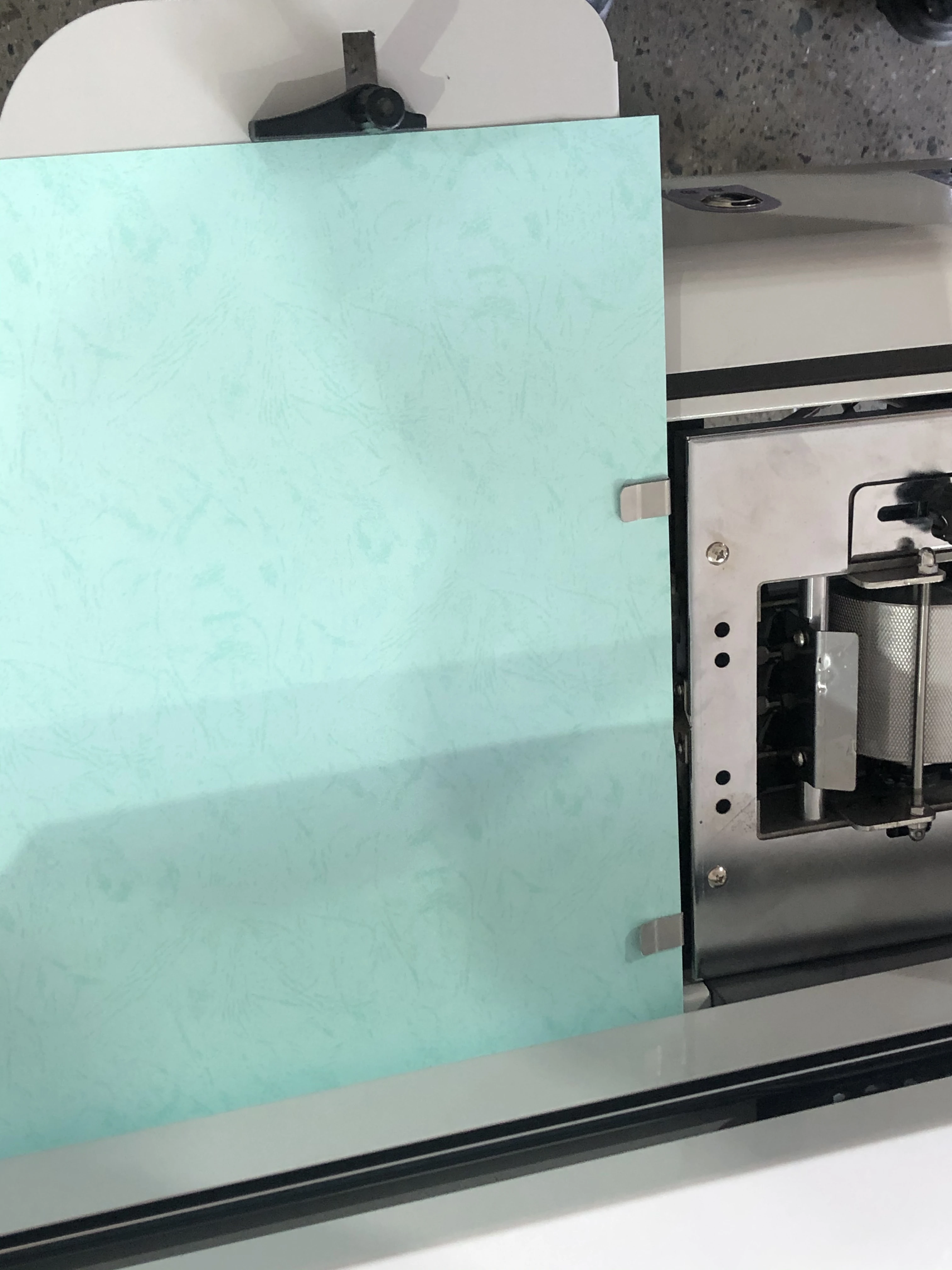 Nieuw ontwerp Desktop lijmbindmachine Elektrische boekbindmachine Perfecte lijmbinder B40F