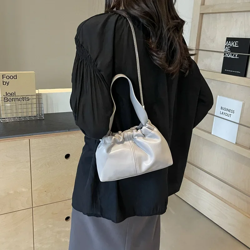 

2025 Trendy Women's Light Luxury Handbag: Niche Texture Pleated Cloud Bag, Stylish Chain Shoulder & Crossbody Fashion Accessory