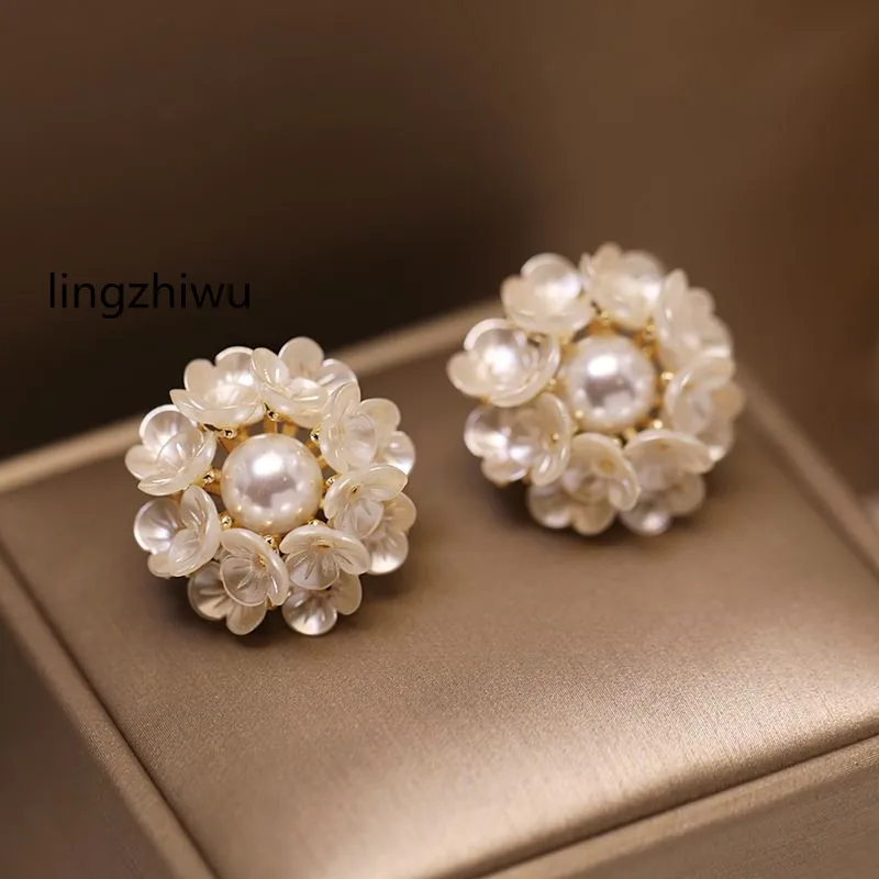 lingzhiwu Flower Stud Earrings Female Autumn Winter 2024 Fashion Elegant Fairy Influencer Top Quality Ear Decoration New Arrival